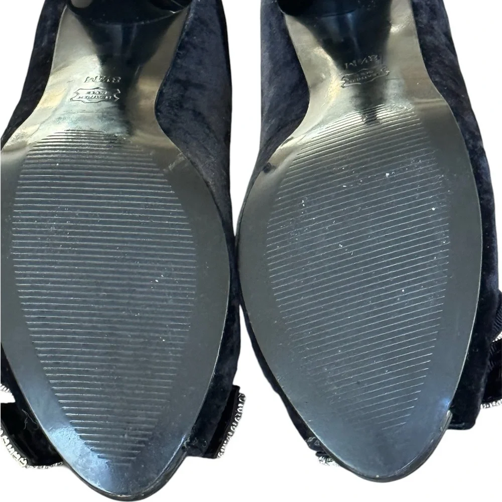 White House Black Market Crush Velvet High Heels - Picture 4 of 6